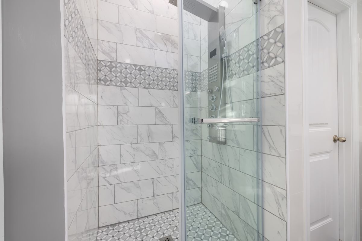 Canceles de baño · Aluminios Y Vidrios