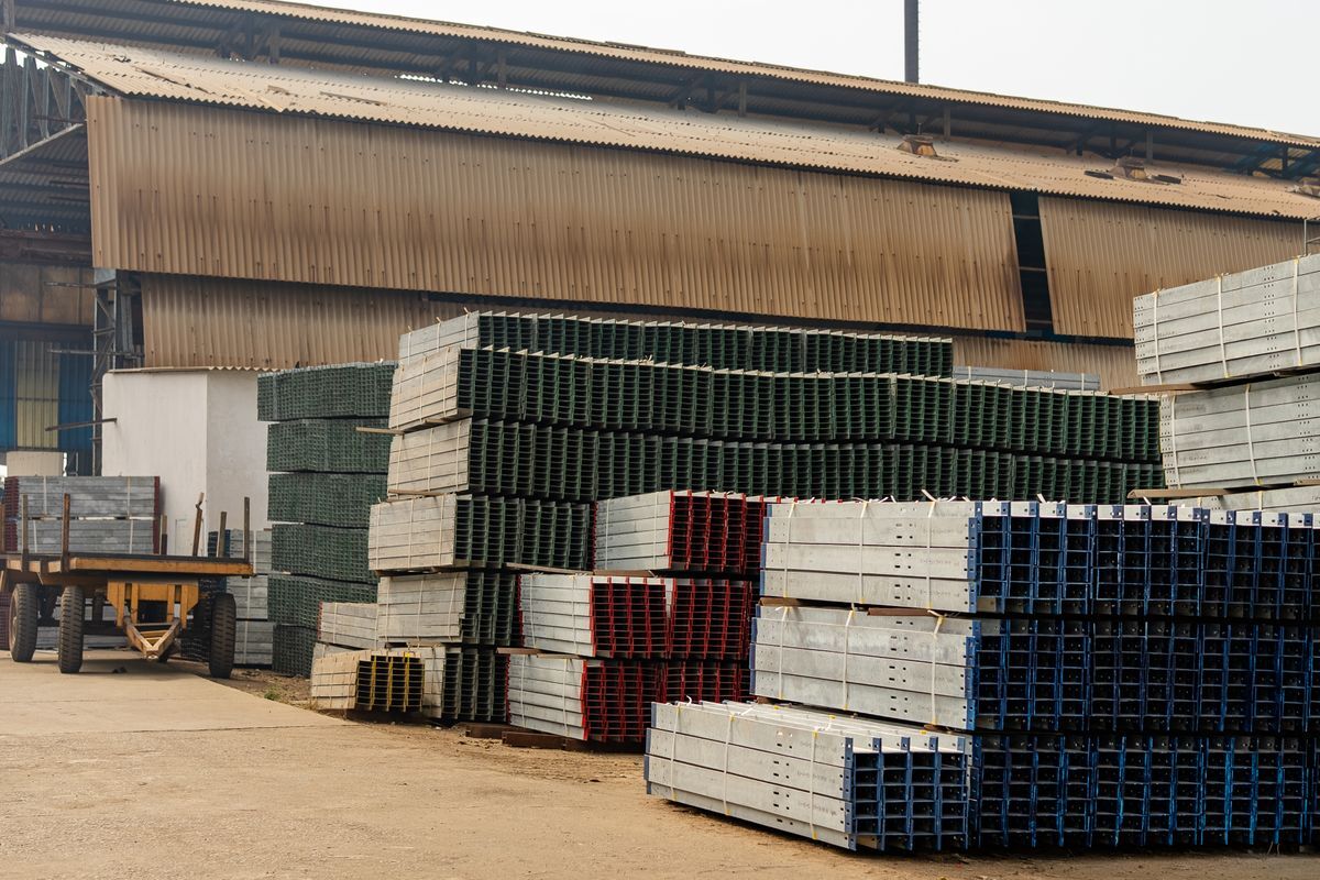 Perfiles metálicos y de aluminio en Los Naranjos